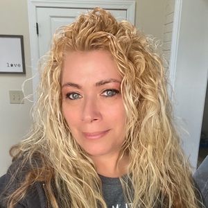 Meet your Posher, Angie